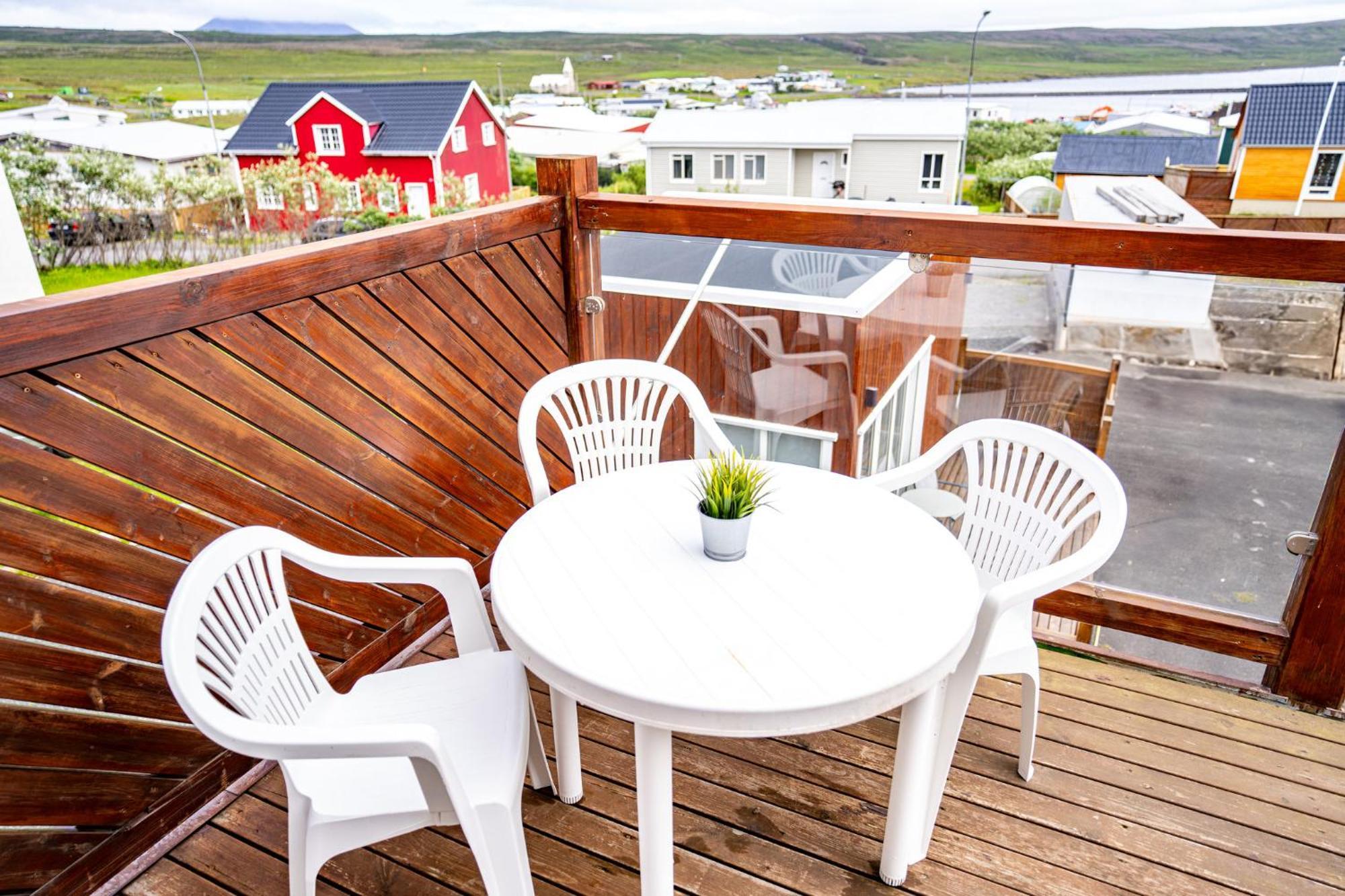 Guesthouse Lyngholt Þórshöfn Exterior foto